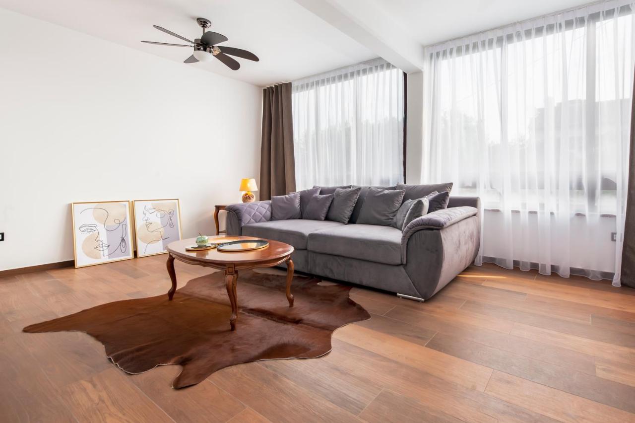 Apartments Sanja-New Renovated Ровінь Екстер'єр фото