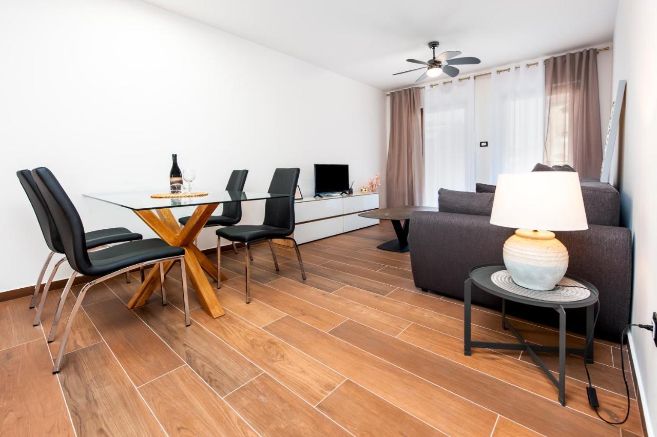 Apartments Sanja-New Renovated Ровінь Екстер'єр фото