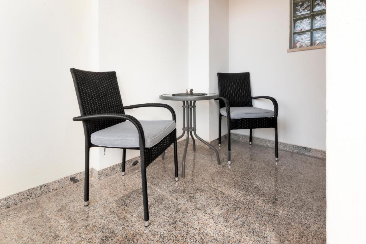 Apartments Sanja-New Renovated Ровінь Екстер'єр фото