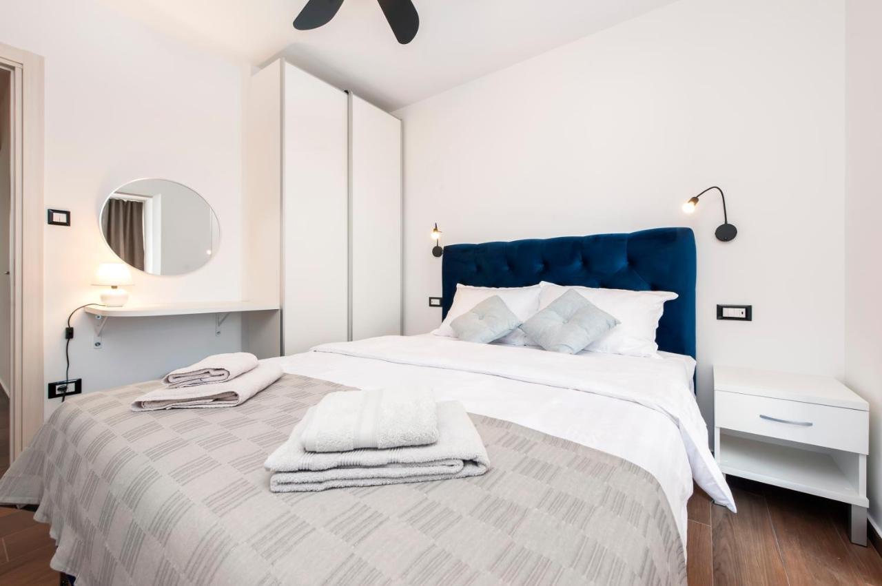 Apartments Sanja-New Renovated Ровінь Екстер'єр фото