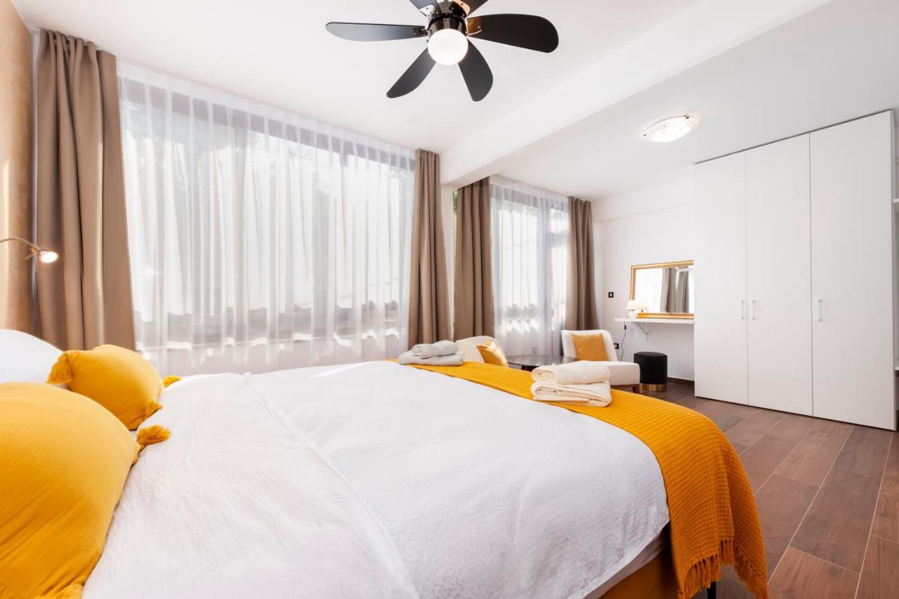 Apartments Sanja-New Renovated Ровінь Екстер'єр фото
