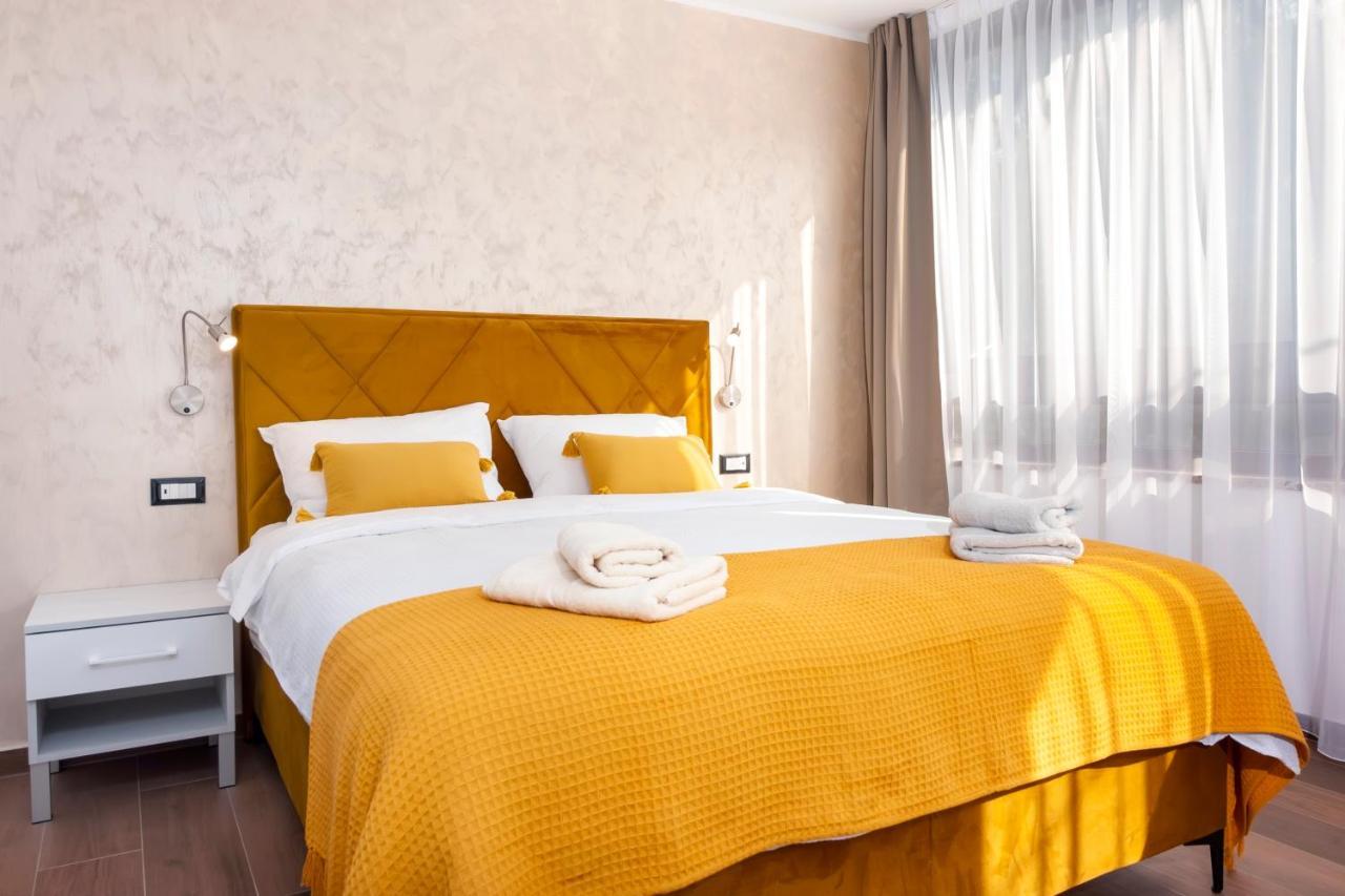 Apartments Sanja-New Renovated Ровінь Екстер'єр фото