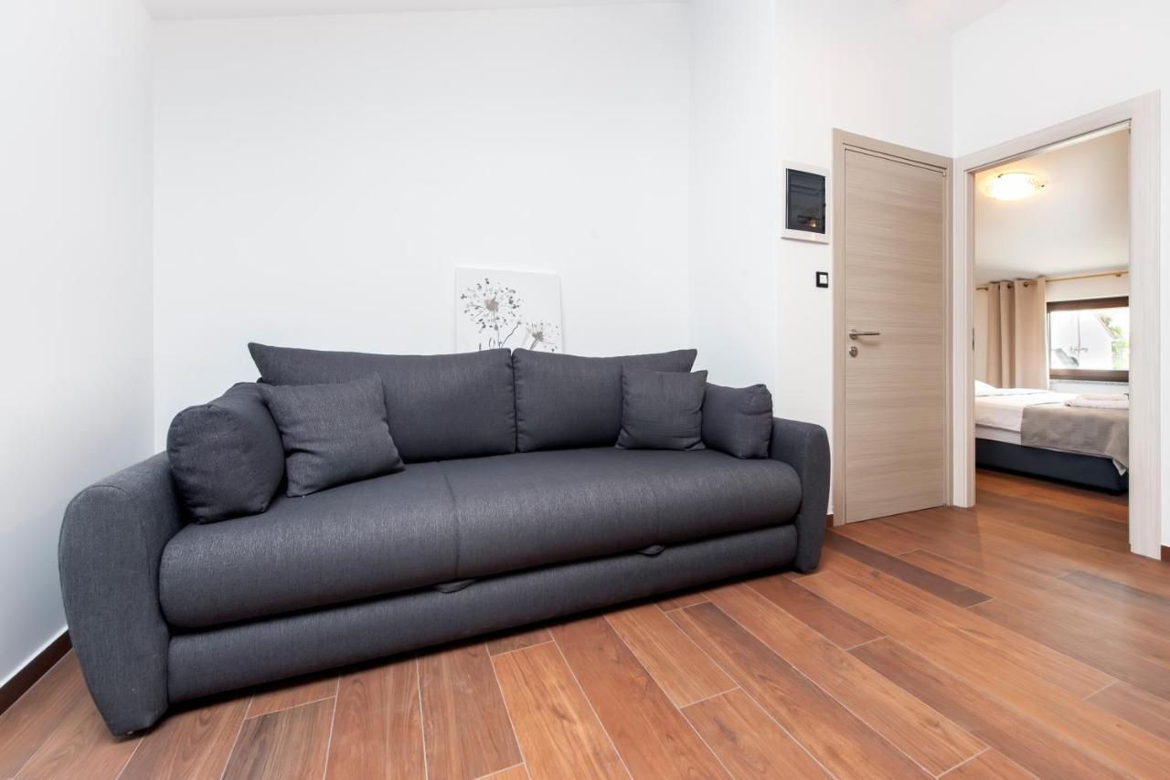 Apartments Sanja-New Renovated Ровінь Екстер'єр фото